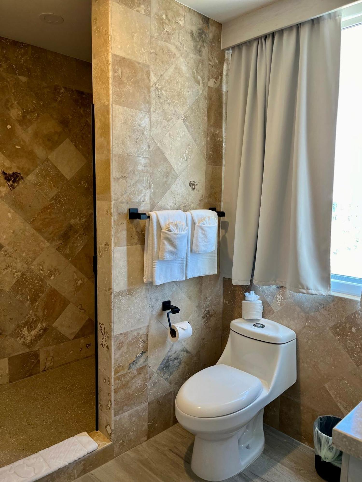 The Watermark Hotel San Pedro  Εξωτερικό φωτογραφία