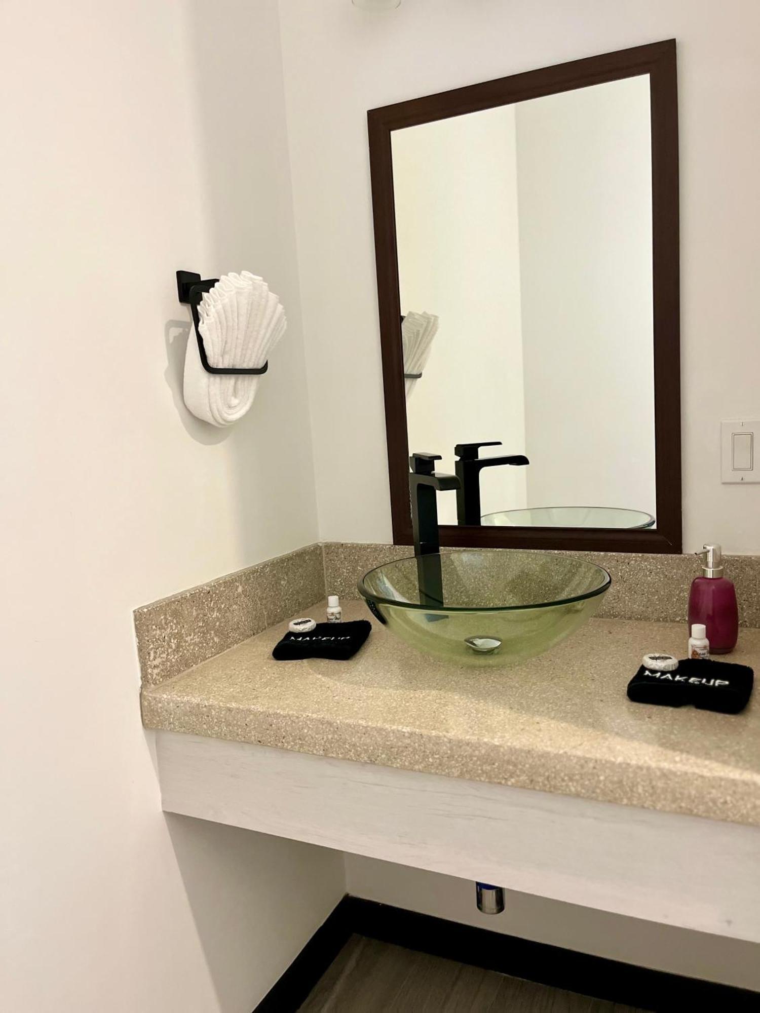 The Watermark Hotel San Pedro  Εξωτερικό φωτογραφία